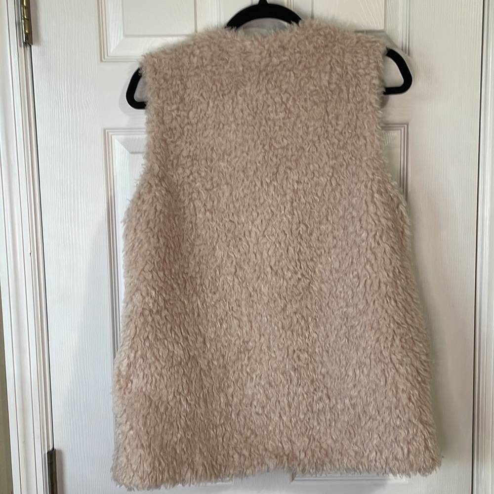 Vest - Picture 5 of 5